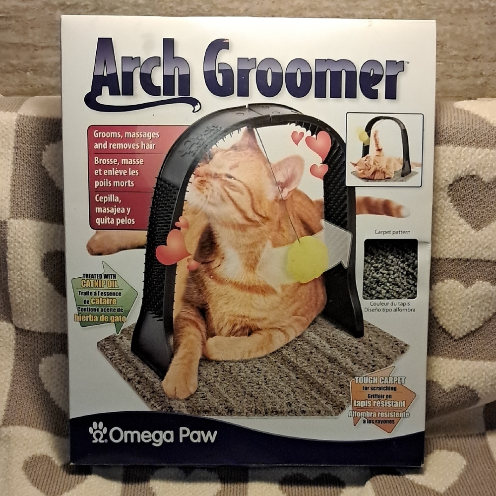 Omega Paw Cat Arch Groomer - Black and Tan